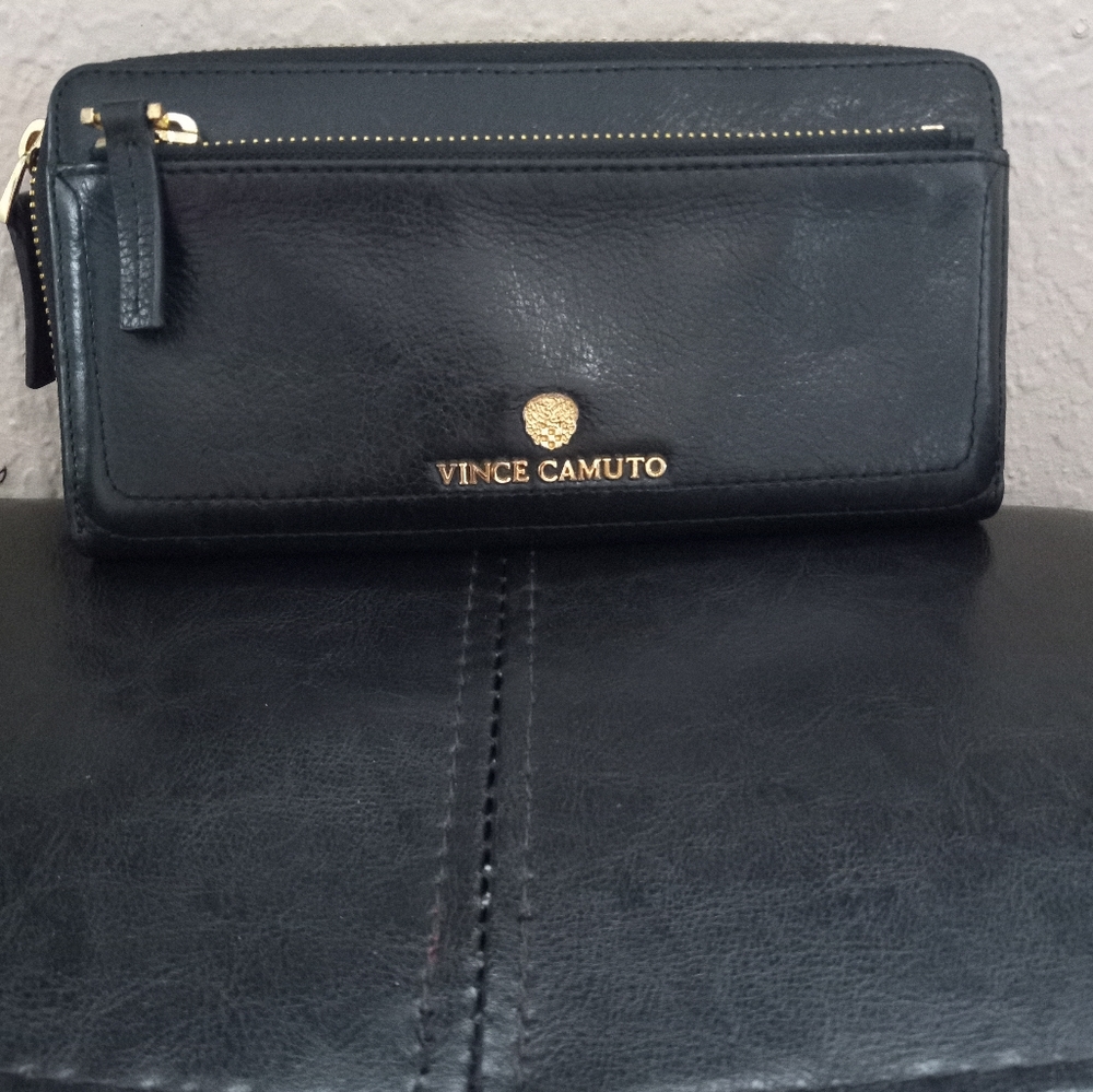Vince Camuto wallet